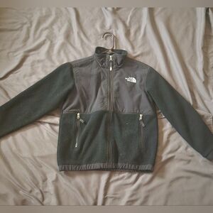 Sweater/light Jacket